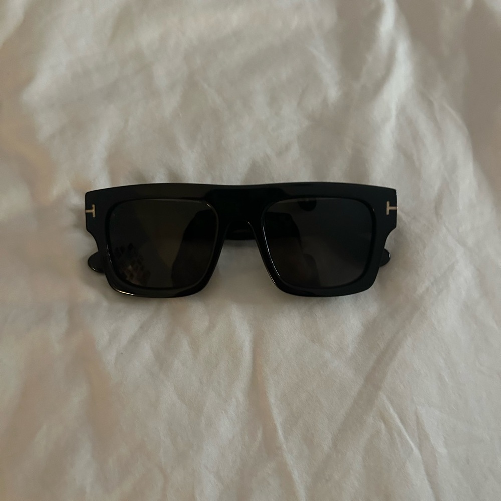 BLACK TOM FORD SUNGLASSES